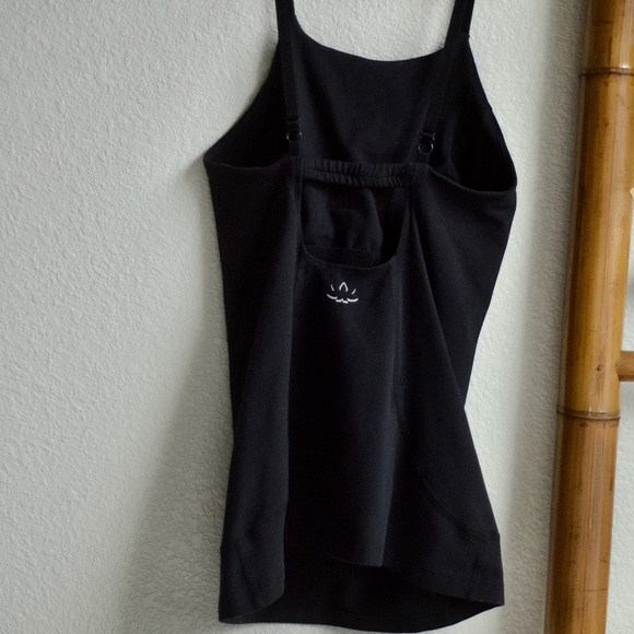 Beyond Yoga's Side Panel Black Workout Cami XS - Picture 3 of 6